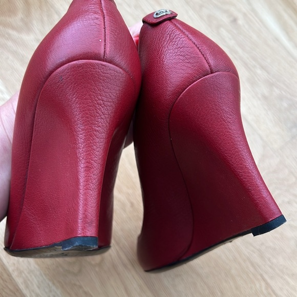 GG - Authentic Gucci Italian wedge high heels. Red 38 1/2. Excellent condition! - Picture 7 of 11